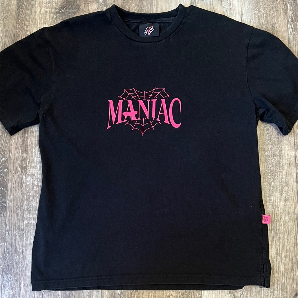 Maniac black T-Shirt with Pink Design